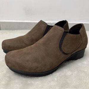 Dansko Women's Brown Slip On Nubuck Leather Booties Clogs Size 41